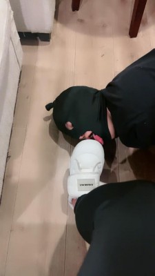 套路直播视频【西西】闻舔学生主训练以后的原味/全体重踩踏/耳光sp bf25024