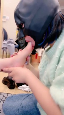 套路直播视频【上海赵丽颖】推荐-真实母女裸足高跟蹂躏母畜 bf25044 -套路艾彩视频