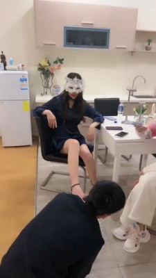 套路直播视频【妆主大大】带妹妹入圈/可爱白袜辱狗/耳光/高跟碾压【双视角版】bf25243 -套路艾彩视频