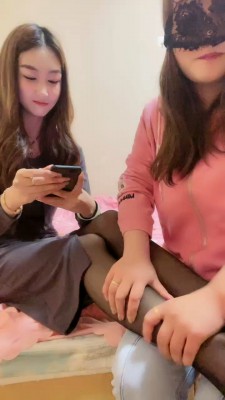套路直播视频【惜沫】诱导闺蜜做M/从按摩到下跪再到舔袜舔脚 bf25533