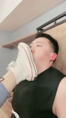 套路直播视频【小劳拉】跆拳道女神暴打/踩踏/强制闻鞋 bf25496 -套路艾彩视频