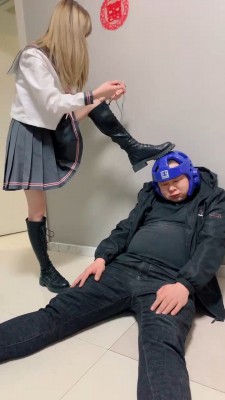 套路直播视频【精神小妹】双学生S骑马/遛狗/踩踏提档/深喉 bf25841 -套路艾彩视频