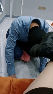 套路直播视频【冰沫老师】舔鞋底/抽耳光/骑马/虐乳 bf25776 -套路艾彩视频