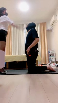 套路直播视频【小妮】强制灌圣水/骑马/重度耳光/黑丝高跟踩 bf25775