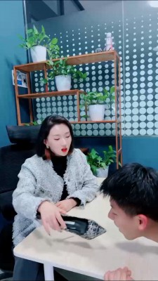 套路直播视频【潘妮女王】白领惩罚下属/鞭子抽/脚碾压狗脸/拧耳朵 bf25673