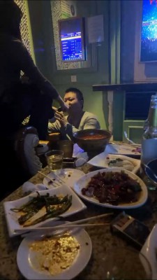 套路直播视频【风风S】KTV玩弄傻狗舔脚/喝圣水 bf25692 -套路艾彩视频