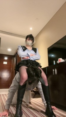 套路直播视频【木秋夜深了】学生主羞辱变态老师-虐乳/闻舔裸足插嘴 bf25619