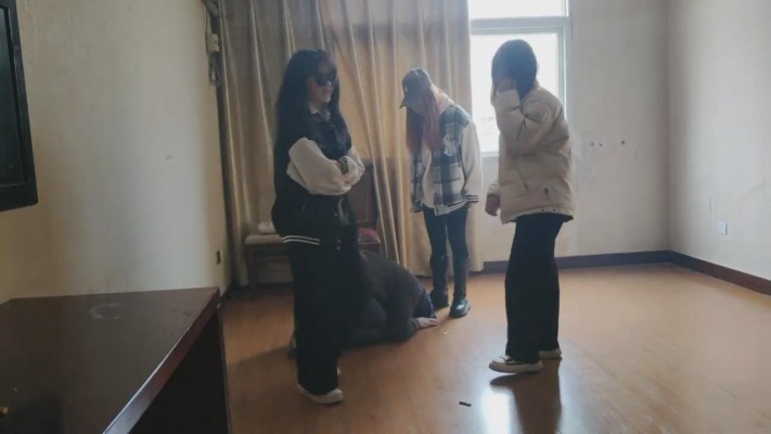 套路直播视频【最抗揍M】3S-素人学生主暴打续集-骑马/踩踏/磕头求饶/耳光 bf26126 -套路艾彩视频