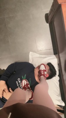 套路直播视频【肉肉】面部摧毁-AJ/高跟踩踏踩脸碾狗爪【完整版】 bf26102