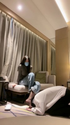 套路直播视频【榕S】御姐黑丝诱惑-碾压喂食/踩狗头狗脖子 bf26054