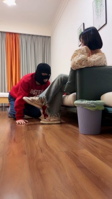 套路直播视频【桃酥】首调-舔超脏鞋底/全体重踩踏/骑马/闻舔袜子 bf26110