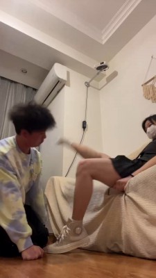 套路直播视频【强抚】萝莉主帆布鞋白袜-脚抽耳光/闻超臭袜子/胯下辱 bf25973 -套路艾彩视频