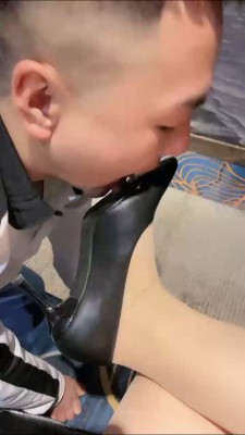 套路直播视频【魅儿】嘴吐喂食-高跟肉丝踩虐 bf25860 -套路艾彩视频