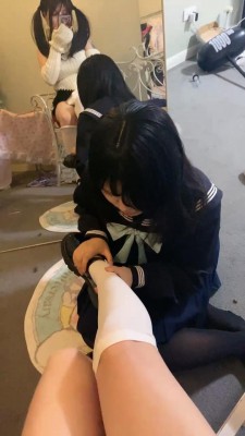 套路直播视频【绿子】开发闺蜜当慕/闻舔白丝裸足/耳光浓痰 bf26203