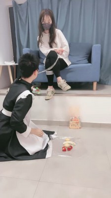 套路直播视频【晚晚】运动鞋踩踏喂食/喝洗脚水 bf26378