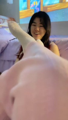套路直播视频【橘子没熟】超美母畜-棉袜脚踩-叼袜子-羞涩舔脚 bf26299 -套路艾彩视频