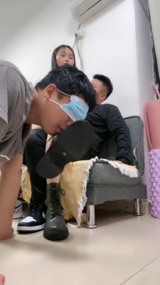 套路直播视频【素人星探】超强情侣主绿帽专场-长靴踩踏-臭脚窒息/转胯遛狗 bf26291 -套路艾彩视频