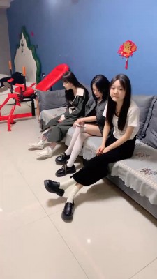 套路直播视频【精神小妹】精彩-3S-花臂素人首调-踩踏骑马转胯闻袜 bf26261 -套路艾彩视频