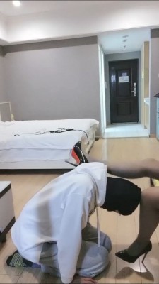 套路直播视频【婉婷】高跟灰丝踩虐/鞭打 bf26739