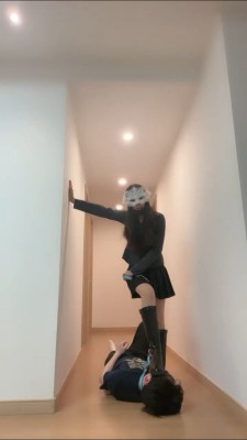 套路直播视频【妆主大大】犬化-长靴踩踏遛狗踩踏 bf26797 -套路艾彩视频