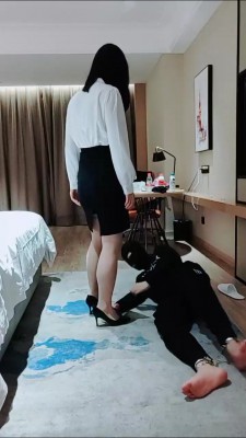 套路直播视频【柠初】惩罚偷懒的家奴 bf26807 -套路艾彩视频