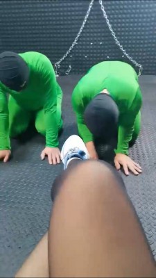 套路直播视频【冷御女王】双M-运动鞋白棉袜黑丝膜拜 bf26721