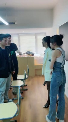 套路直播视频【伊晨S】剧情腿绞-麻辣女教师和校花玩哭男同学【三视角版】 bf26740 -套路艾彩视频