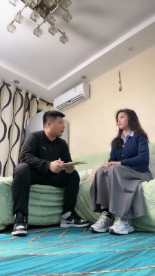 套路直播视频【素人星探】开发应聘小姐姐做S-耳光/踩踏/掐脖/下跪磕头 bf26662