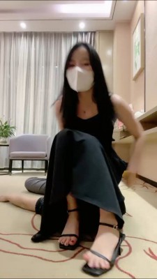 套路直播视频【漫漫S】坐脸窒息/口吐强制喂食/抽耳光/转胯遛狗 bf26712