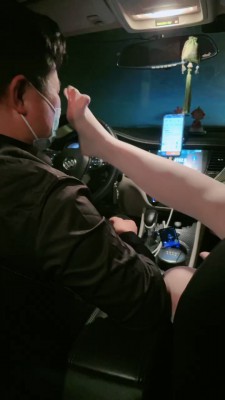 套路直播视频【馨妍】开发滴滴司机车内舔脚 bf26643 -套路艾彩视频