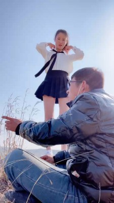 套路直播视频【孤傲女帝】户外被踢踹虐待的狗【双视角版】 bf26620