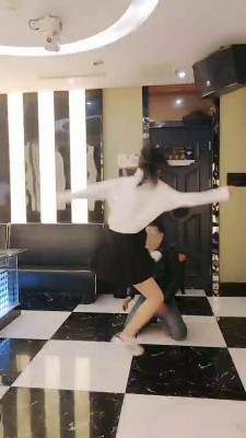 套路直播视频【疯狂浪子】暴力KTV刑虐狗 bf26650