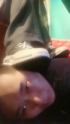套路直播视频【明明】KTV帆布鞋原味棉袜玩狗【下】 JS23040201 -套路艾彩视频