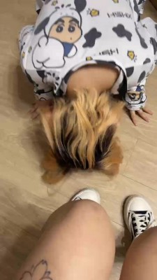 套路直播视频【全国最贱】开发精神小妹做S-人体擦鞋器/全体重踩踏 bf26478 -套路艾彩视频