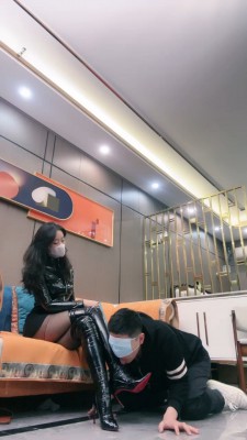 【禾末】剧情-深夜面试老师男/皮衣皮靴踩虐/藤条抽/腿夹狗 bf26937 -套路艾彩视频