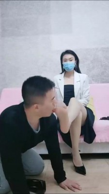 【重庆男神】开发180南航空姐-提档/踩踏/耳光/鞭打 bf26993 -套路艾彩视频