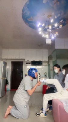 【精神小妹】双S入圈-超暴力重度踢踹/踩踏-非人虐打【双视角版】bf26904 -套路艾彩视频