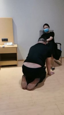 【凌儿女神】肉丝+高跟恋足/耳光 bf27116 -套路艾彩视频