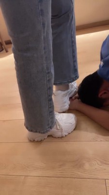 【槿一】女神小白鞋白棉袜碾压踩踏【双视角版】 bf27293 -套路艾彩视频