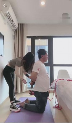 【不期而遇】帆布鞋白袜女主强制踢打 bf27268 -套路艾彩视频