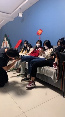 【精神小妹】4S素人学生暴力踢踹/非人虐打/转胯踩踏 bf27267 -套路艾彩视频