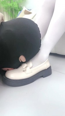【兔兔酱】萝莉主白丝诱惑调贱奴 bf27620 -套路艾彩视频