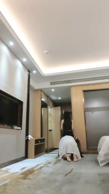 【多多】性感女神吊带袜诱惑-转胯遛狗踩踏 bf27827 -套路艾彩视频