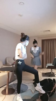 【多多】带闺蜜玩小白【续集】强制闻原味jio袜/捆绑踩 bf27789 -套路艾彩视频