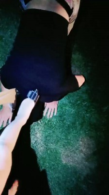 【bibi团】户外遛狗强制舔脏鞋 JS23050301 -套路艾彩视频