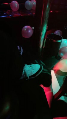 【绝美双主S】双主KTV运动鞋踩狗 bf27901 -套路艾彩视频