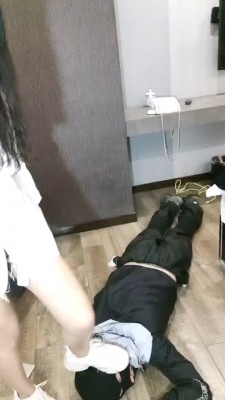 【恩可】猥琐男搭讪被虐废 bf27866 -套路艾彩视频