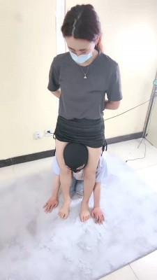 【语阳】跆拳道女神超强裸足腿绞窒息/手掐窒息 bf27965 -套路艾彩视频