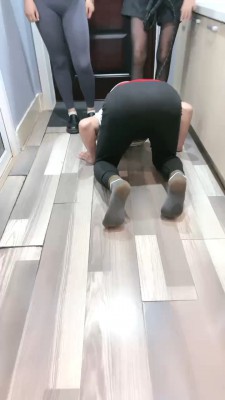 【尤黎】母女S-白袜+黑丝气味羞辱/踩踏碾压 bf28006 -套路艾彩视频
