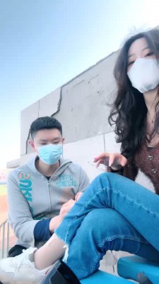 【禾末】户外大学体育场调-闻舔原味丝袜脚/运动鞋高跟鞋/喝圣水 bf27935 -套路艾彩视频